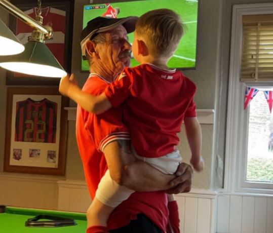 Ian's son Lee Coates said 'I'm broken' as he learned of his dad's death