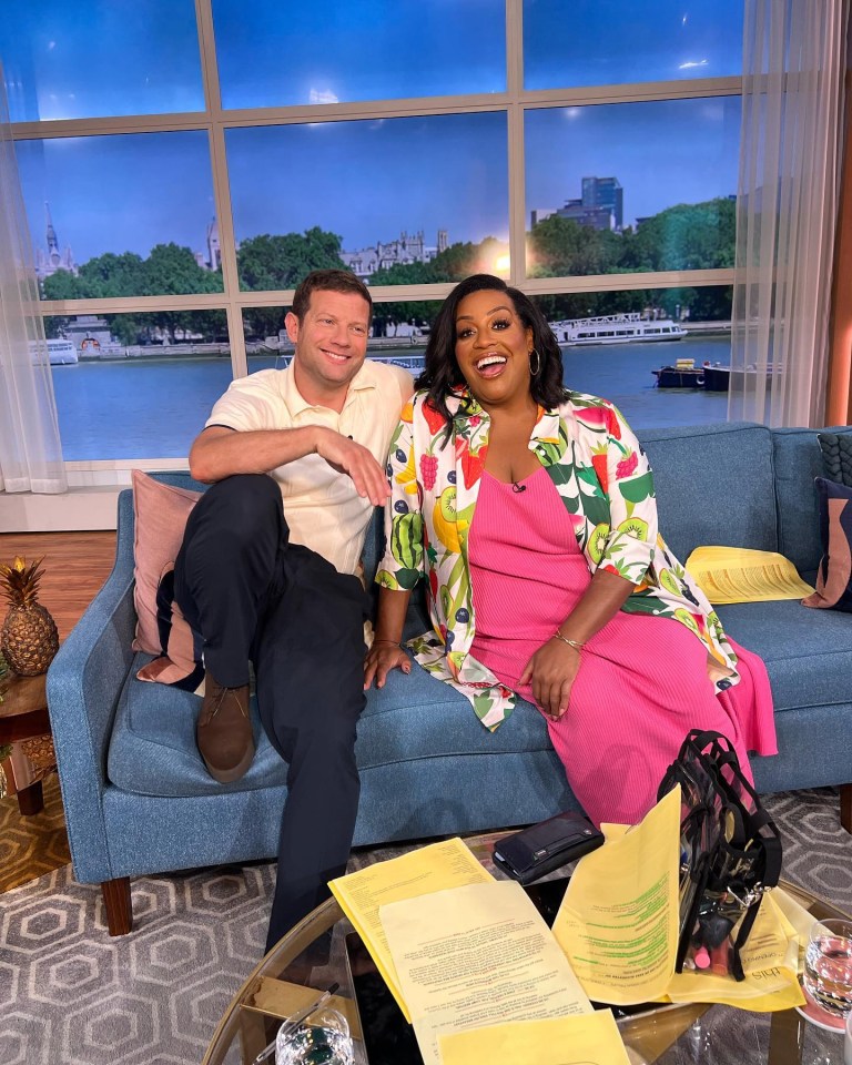 There were floods of comments begging the presenting dream team to return hosting full-time