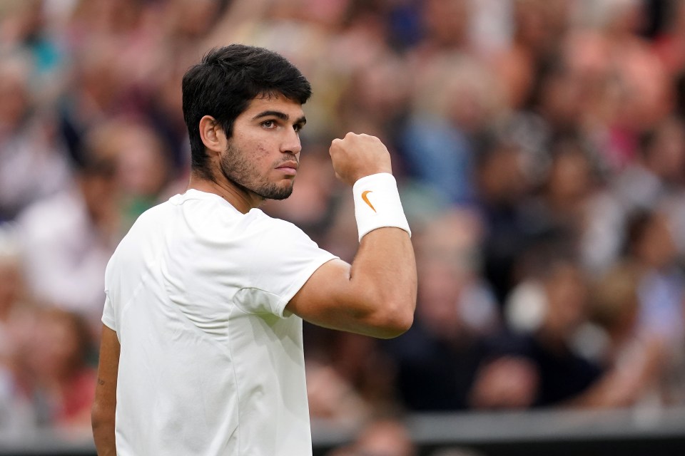 Carlos Alcaraz eased past Danlil Medvedev in the second semi