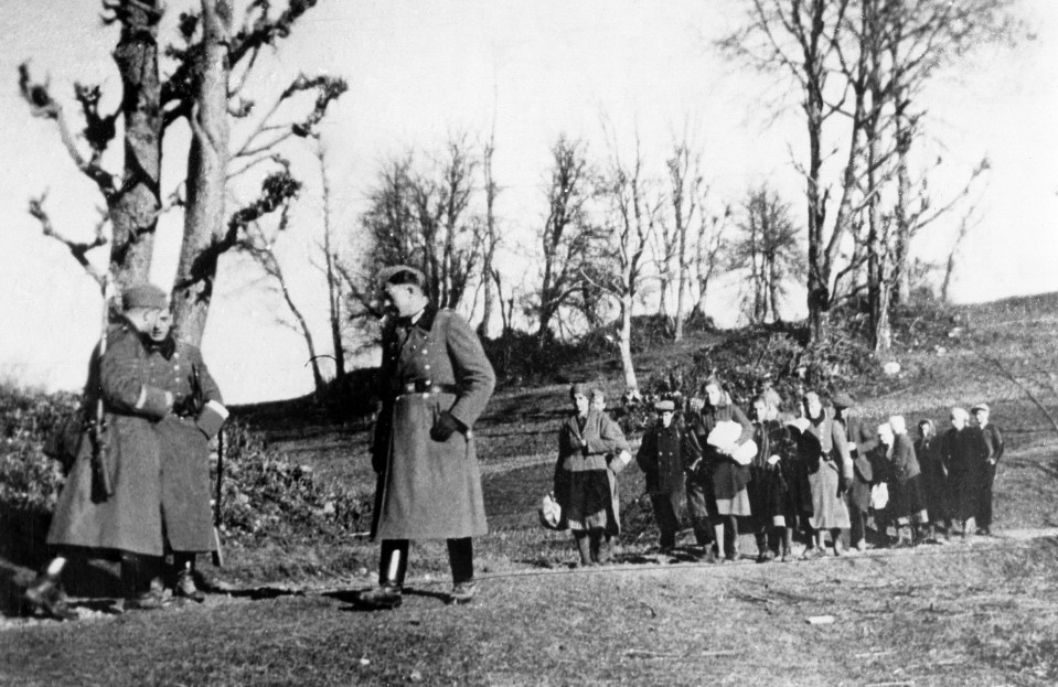 German police rounding up children in occupied Yugoslavia