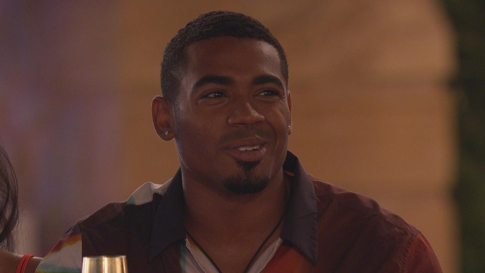 Love Island's Tyrique isn't impressed with Lochan during tonight's episode