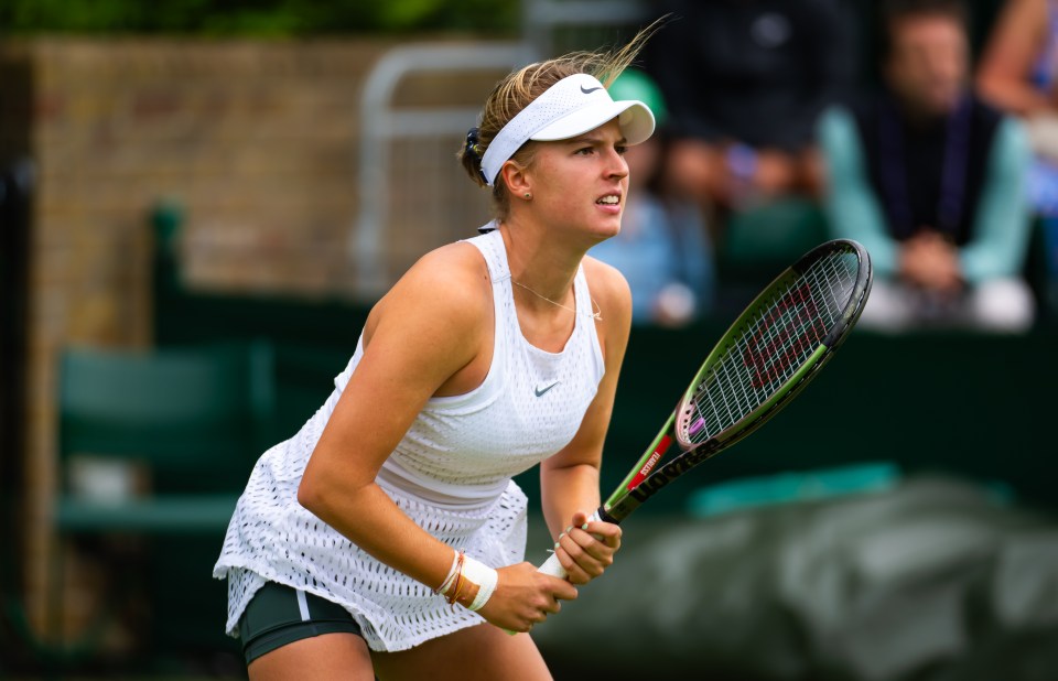 Linda Fruhvirtova also ditched the white undershorts for her first-round match