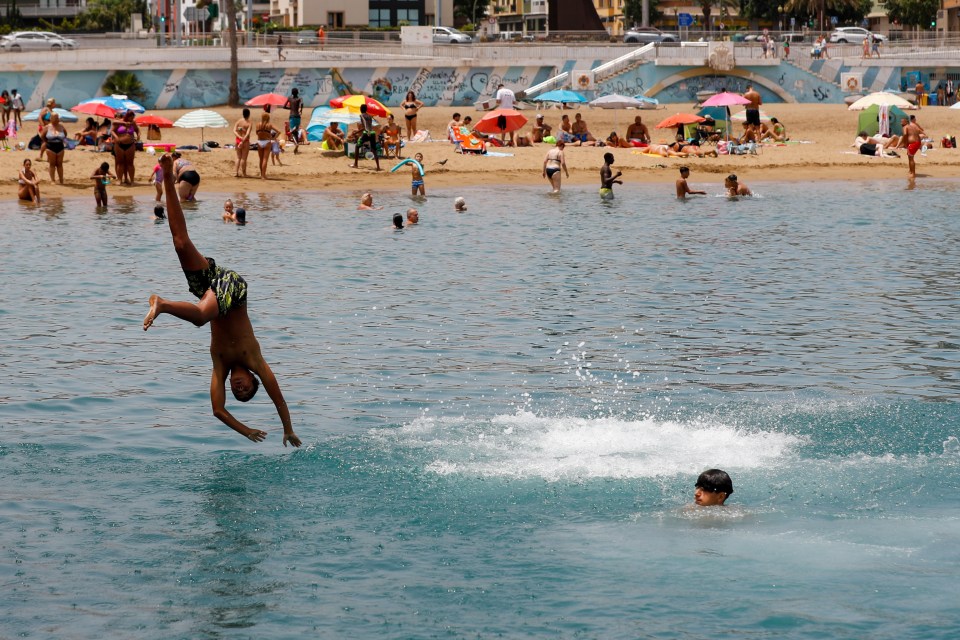 Local authorities discovered unsafe quantities of faecal bacteria in the water
