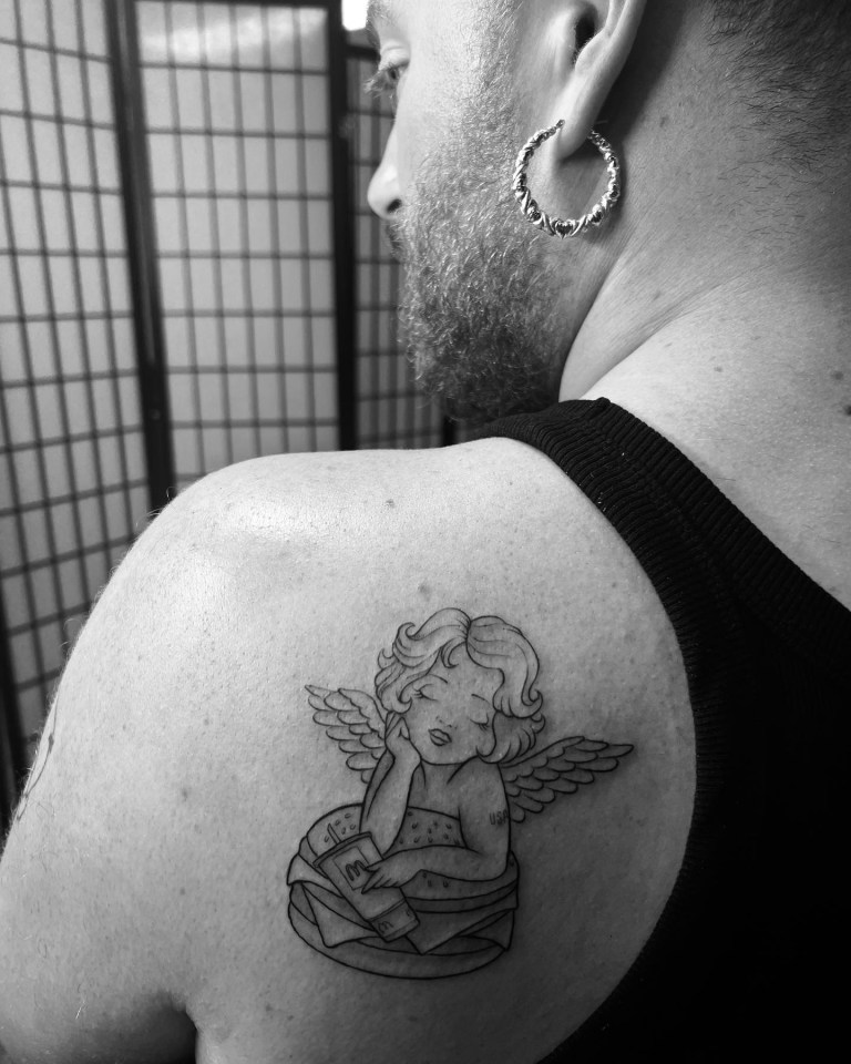 Sam Smith new tattoo, , http://www.instagram.com/p/Cv8ilXogeOz/?img_index=1
