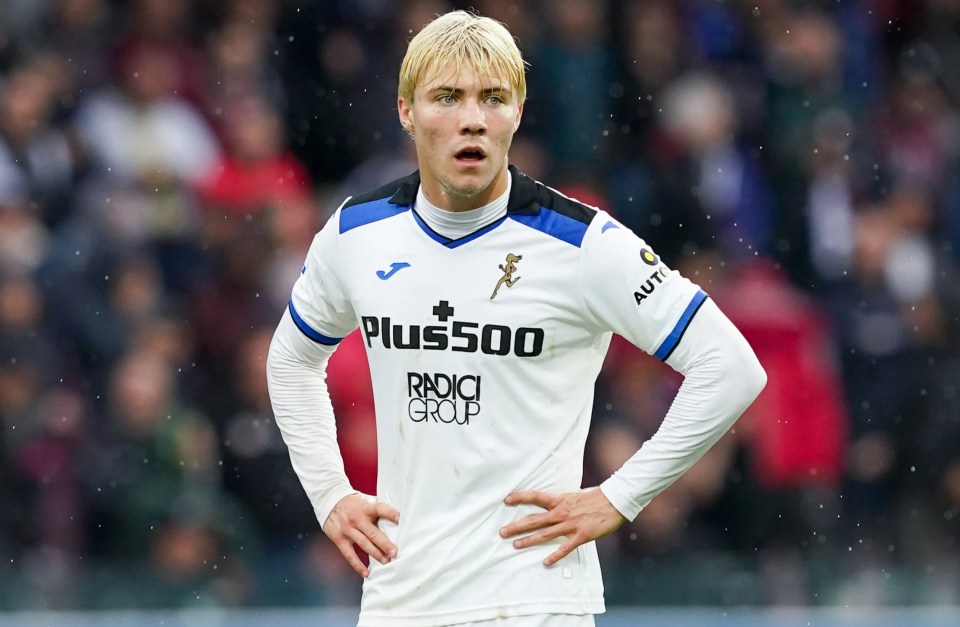 Rasmus Hojlund is set to arrive in Manchester on Tuesday
