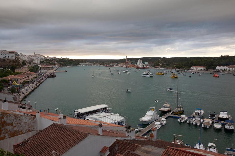 Menorca and Majorca could face waves of 7-10ft