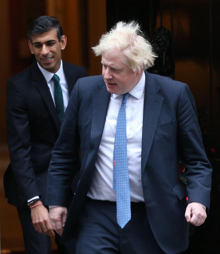 2H8R4R3 London, England, UK. 1st Dec, 2021. UK Prime Minister BORIS JOHNSON and Chancellor of the Exchequer RISHI SUNAK are seen outside 10 Downing Street during a photocall on Small Business Saturday which will take place on 4th December. (Credit Image: ¿ Tayfun Salci/ZUMA Press Wire) Credit: ZUMA Press, Inc./Alamy Live News