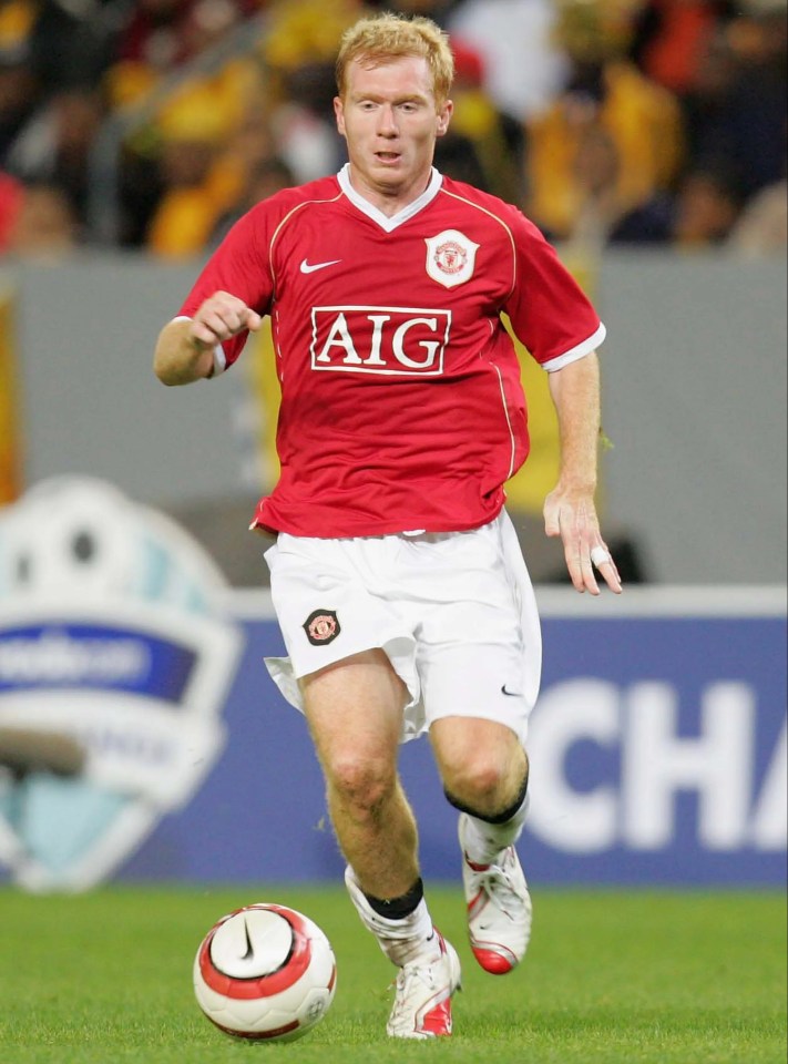 Paul Scholes was named by Berbatov as the sole midfielder