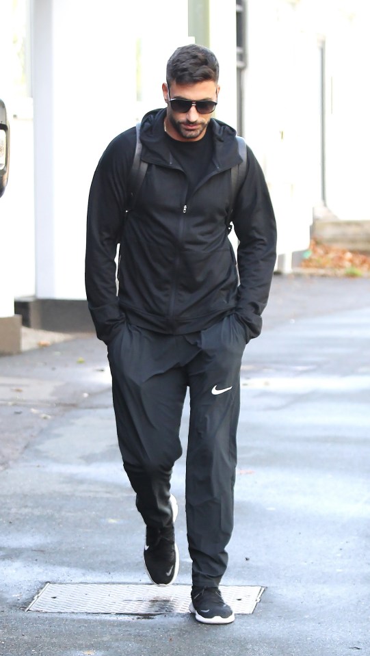 EXCLUSIVE ALL ROUND PICTURES..GIOVANII PERNICE AND AMANDA ABBINGTON ARE SEEN LOOKING DOWNBEAT AS THEY LEAVE STRICTLY REHEARSALS AT A DANCE STUDIO IN LONDON..ITS HAS BEEN REPORTED IN THE MEDIA THAT AMANDA HAS THREATEND TO QUIT BEFORE THE FIRST LIVE SHOW AFTER A SERIS OF ROWS WITH GIOVANNI...THURSDAY 21ST SEPTEMBER 2023..JAMES CURLEY AND MAGICMOMENTSUK.