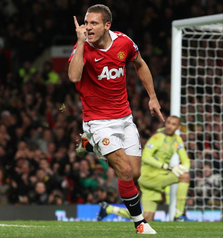 Berbatov put himself as a defender alongside legendary centre-back Nemanja Vidic