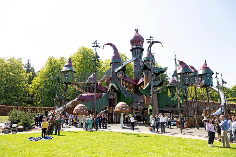 Elfwin Drin is the largest play structure in the world