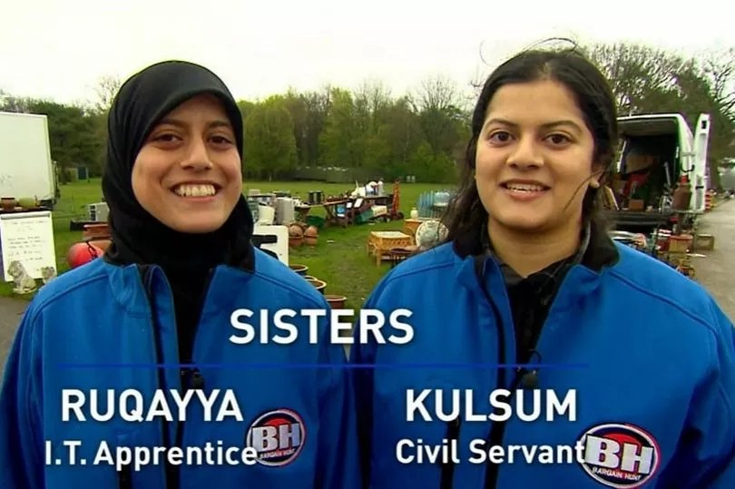 The blue team consisted of sisters Ruqayya and Kulsum