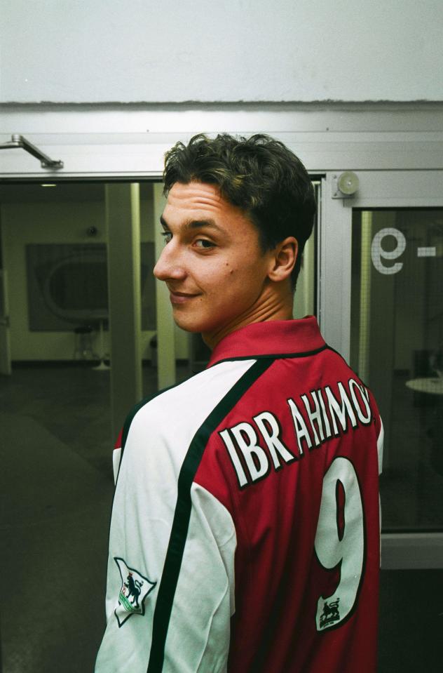 The Swedish forward even posed with a named No9 shirt