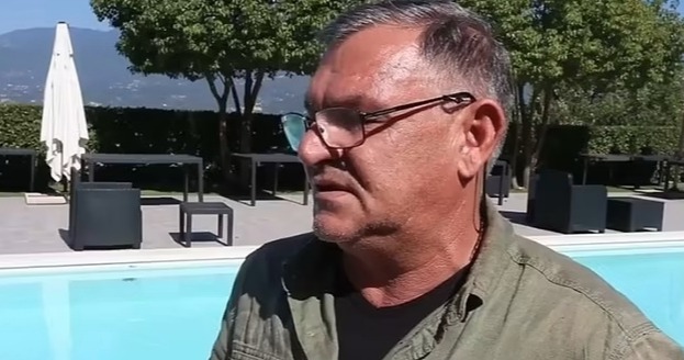 The restaurant owner, Enzo Fabrizi, said they had disappeared when he went to collect the bill the following day