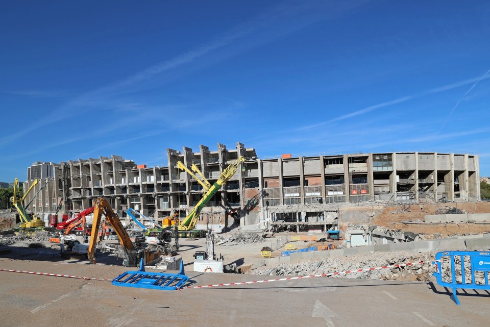 Barcelona are unable to rebuild the Nou Camp because they don't have the licence