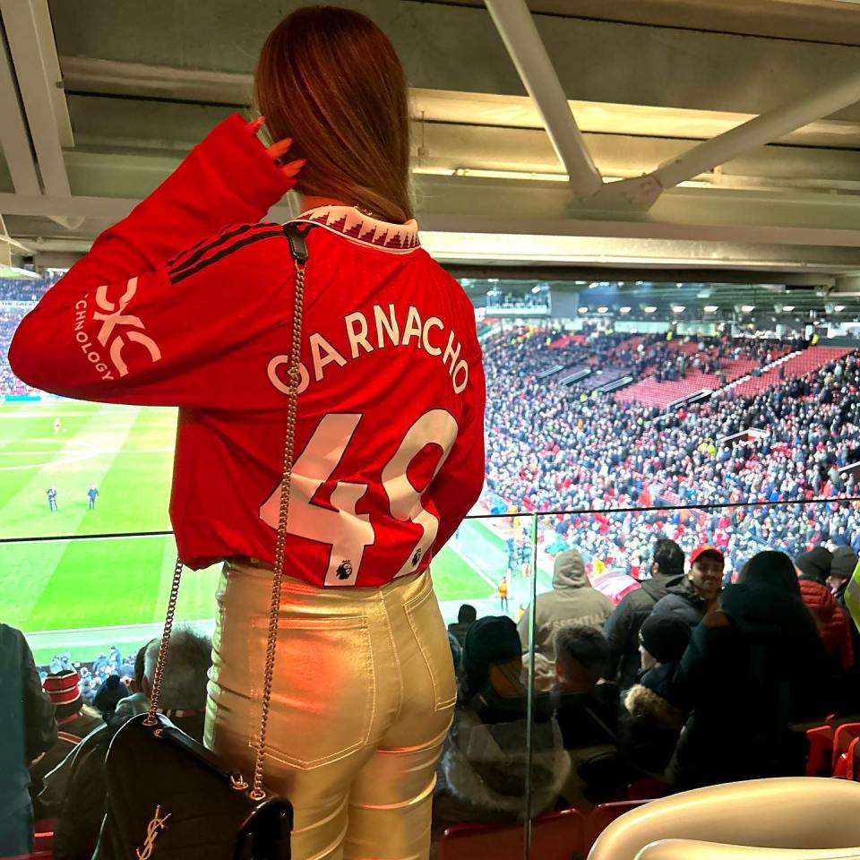 Eva has followed Garnacho to England from Spain