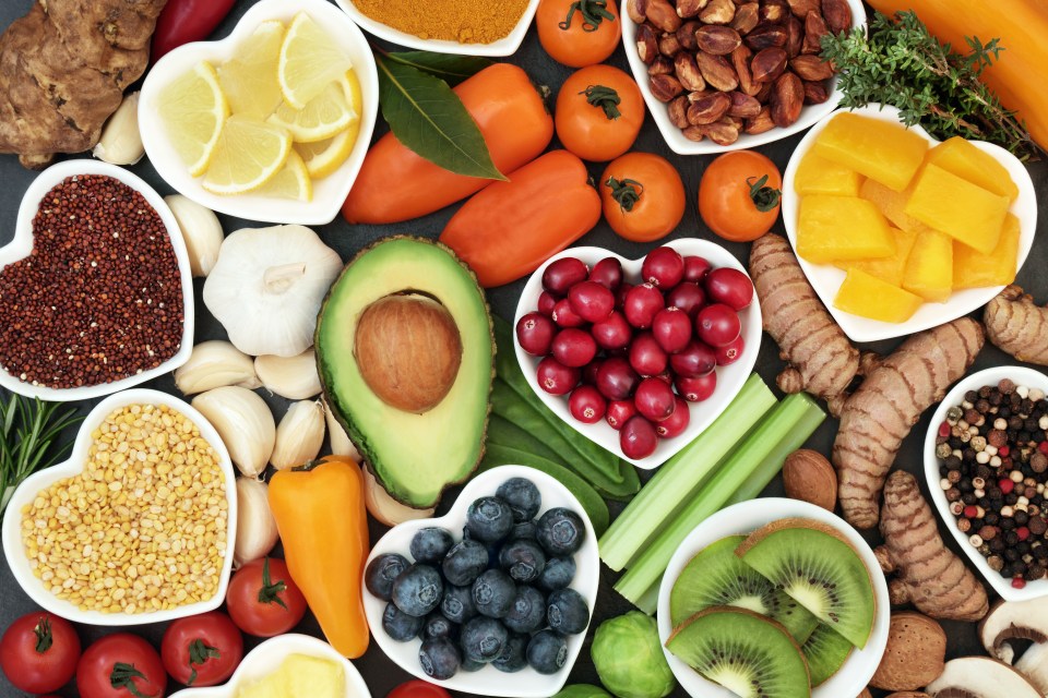 Many studies have shown eating foods rich in antioxidants helps improve and maintain brain performance
