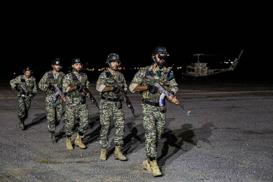 Iranian forces prepare to air assault during a ground force drill