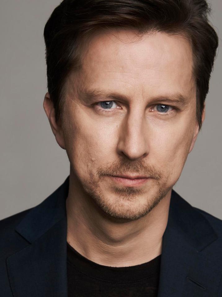 Lee Ingleby will be playing the husband Jill's character flirts with