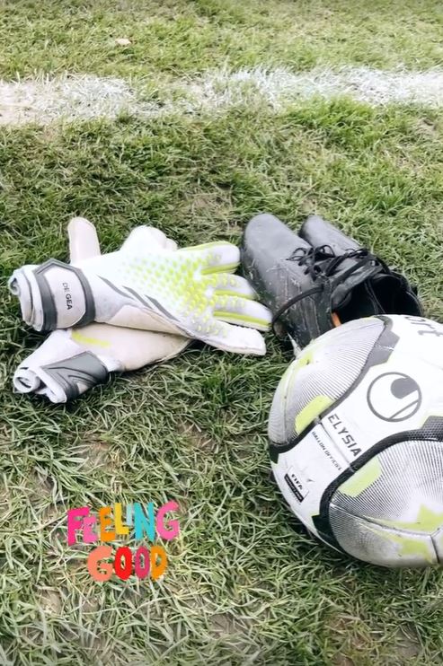 The goalkeeper posted this picture with the caption 'feeling good'
