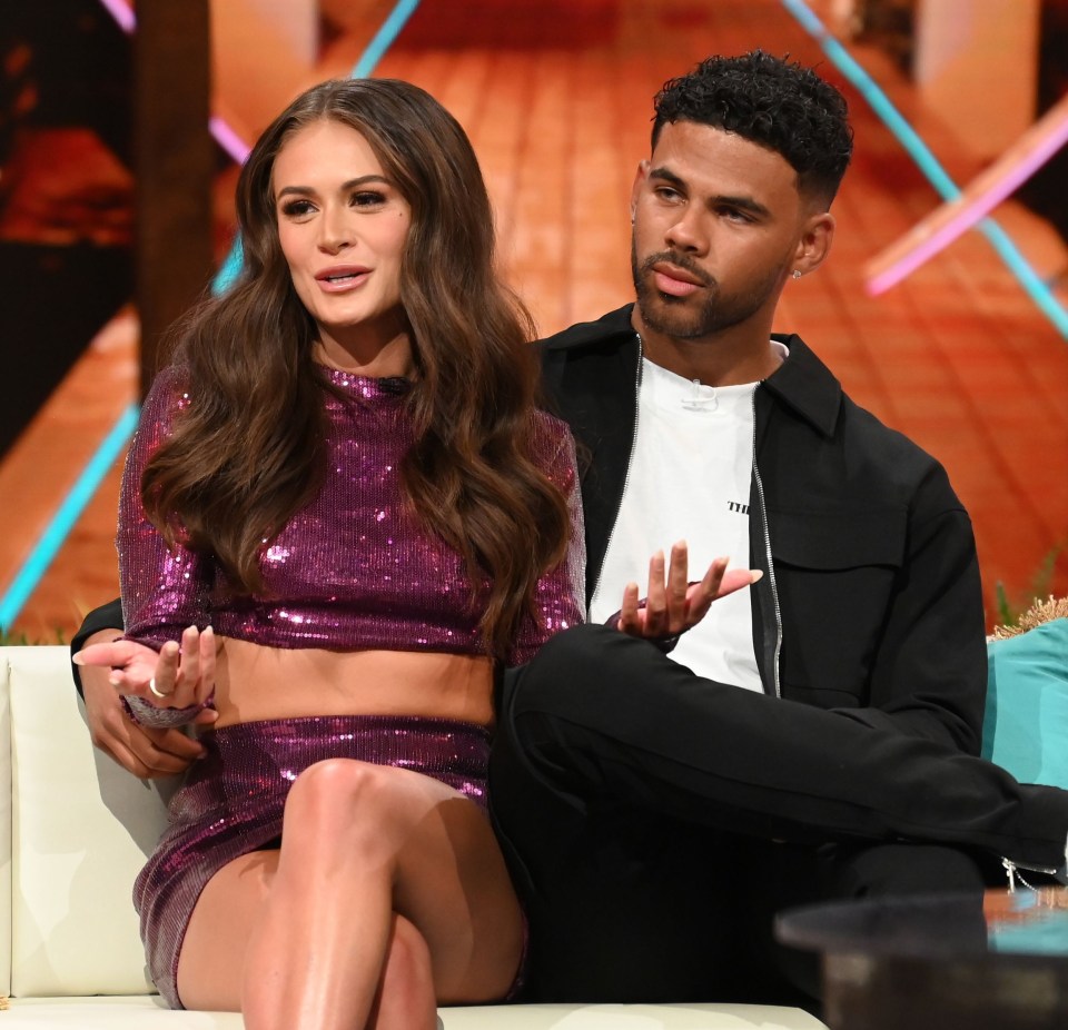 Maxwell was coupled up with Olivia Hawkins on the show