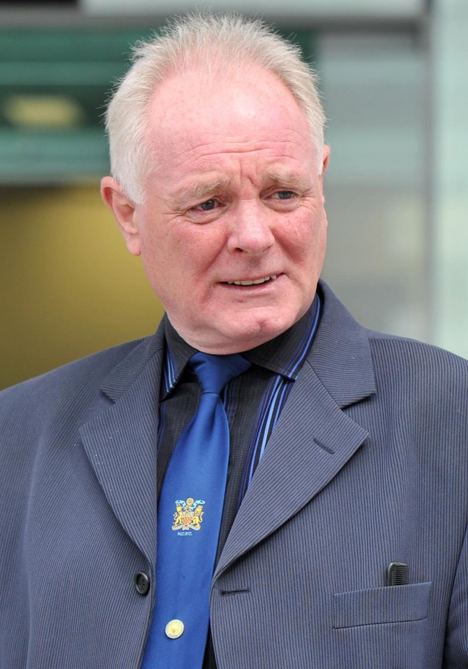 Coronation Street legend Bruce Jones is 'scared' about his pro-wrestling career launch after breaking his ankle