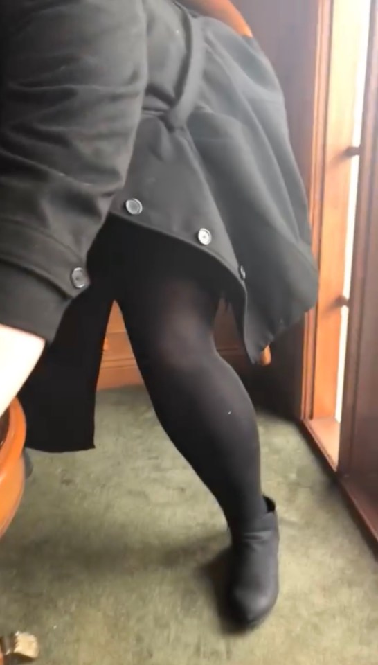Jessica getting stuck in a chair before her weight loss