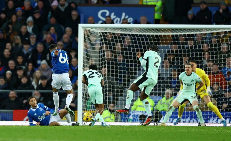 Lewis Dobbin scored the goal to seal Everton's win