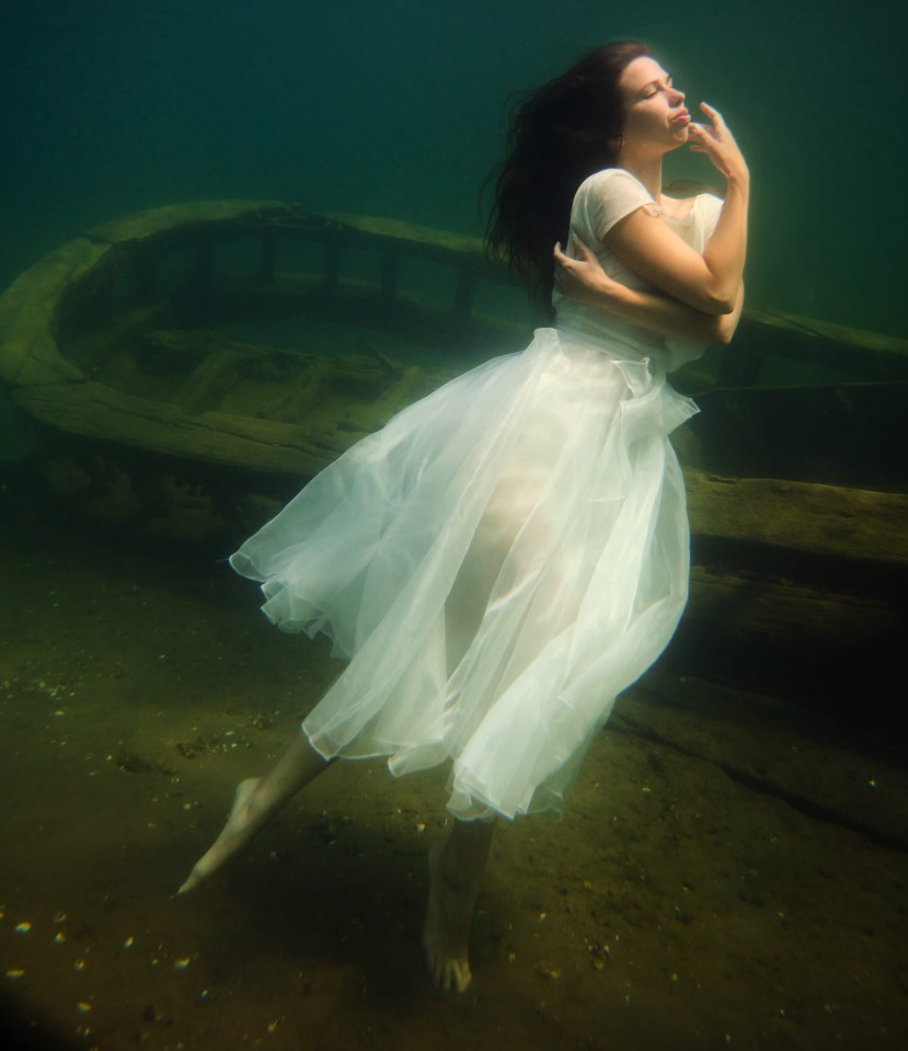 The team was made of model Ciara, photographer Steven and two diving and safety experts Mareesha Klups and Mario Medarevic