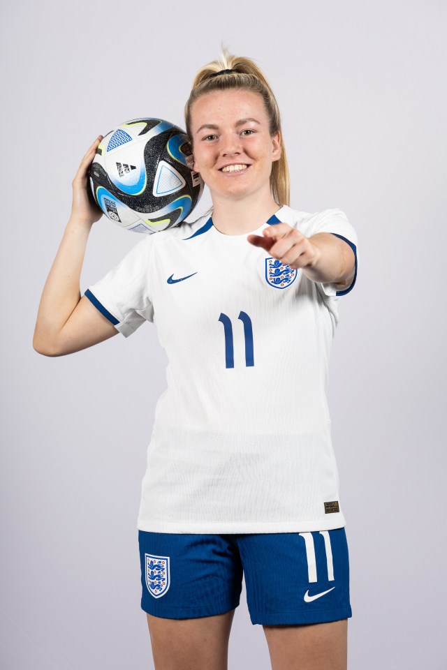 BRISBANE, AUSTRALIA - JULY 18: Lauren Hemp of England poses during the official FIFA Women's World Cup Australia & New Zealand 2023 portrait session on July 18, 2023 in Brisbane, Australia. (Photo by Chris Hyde - FIFA/FIFA via Getty Images)