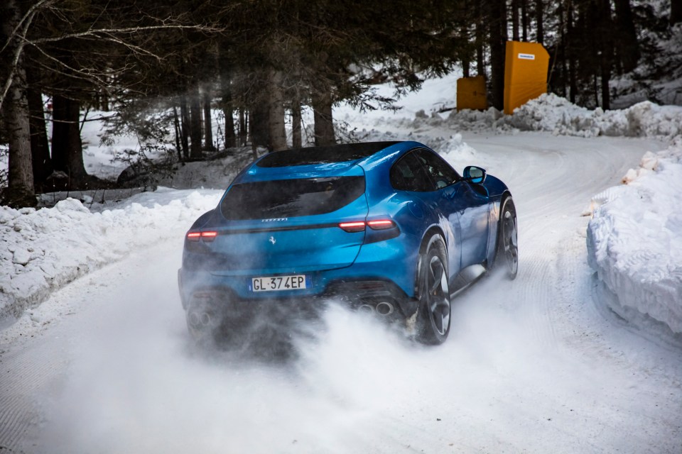 We went skiing with Ferrari's Purosangue
