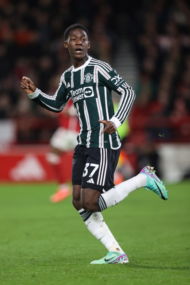 Erik ten Hag revealed why he subbed of Kobbie Mainoo