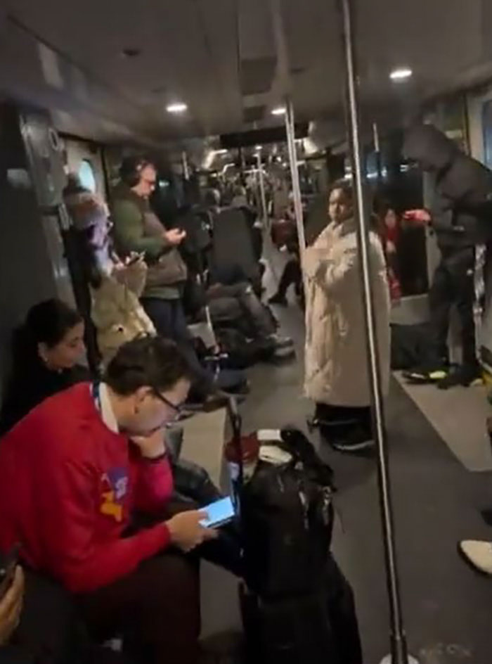 Passengers were trapped on the train in the dark