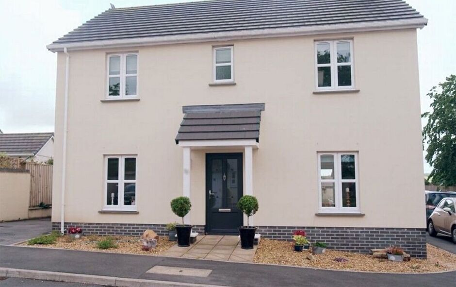 BBC Escape to the Country guest turned down a big bedroom detached house for a small townhouse which ticked all their boxes