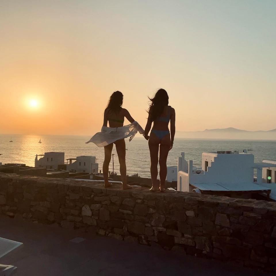 Annie's younger sister Sian shared this picture on Instagram