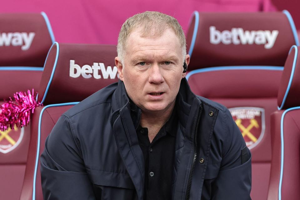 Scholes won the same number of trophies as Gerrard and Lampard combined