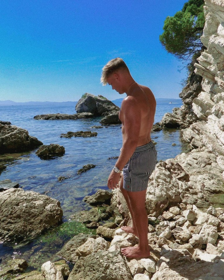 William shares holiday snaps when he's not posting about golf