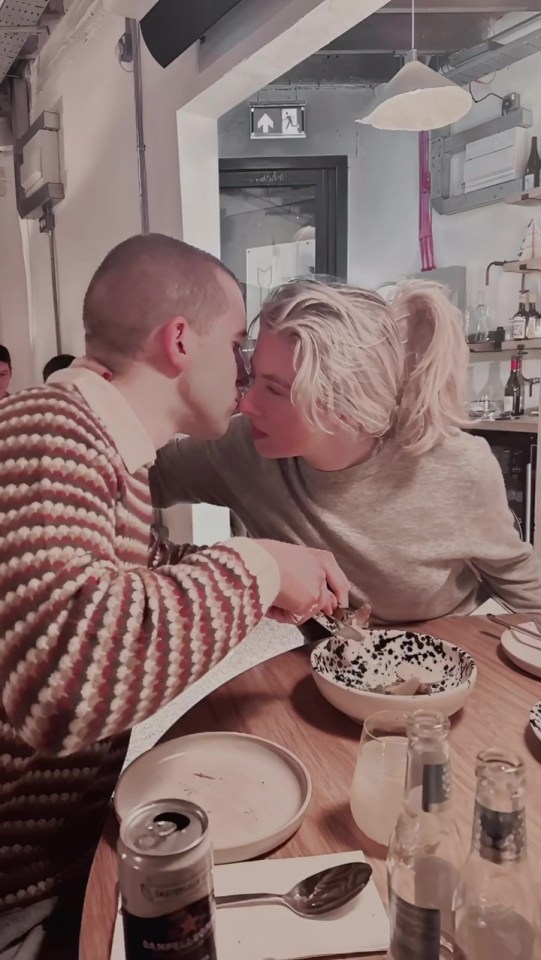 Anais Gallagher has had a photo go viral with new boyfriend Callum Howell