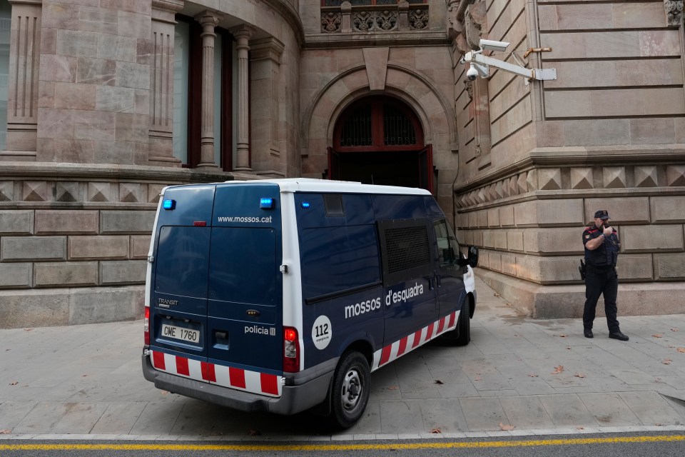 Alves arrived at the Barcelona court this morning