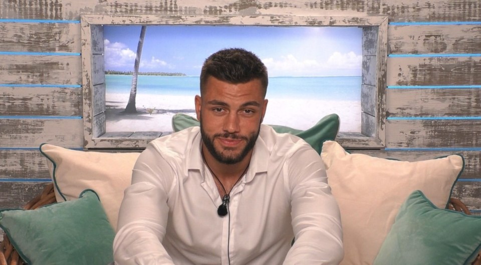 Editorial use only Mandatory Credit: Photo by ITV/REX (10535932a) Finley Tapp 'Love Island' TV Show, Series 6, Episode 11, South Africa - 22 Jan 2020 *Rebecca Spills on the Boys She Fancies *Finn and Rebecca Discuss Whether His Head Could Turn *Mike Admits He Can¿t ¿read¿ Leanne *Siannise Makes Her Move on Connagh
