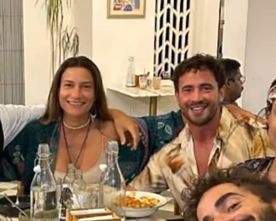 Ex-rugby star Danny Cipriani is said to have a 'close bond' with a stunning yoga teacher named Eve