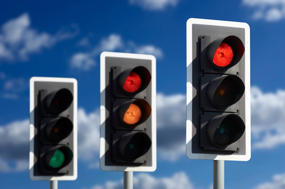 Researchers are proposing a change to traffic lights by adding a fourth signal