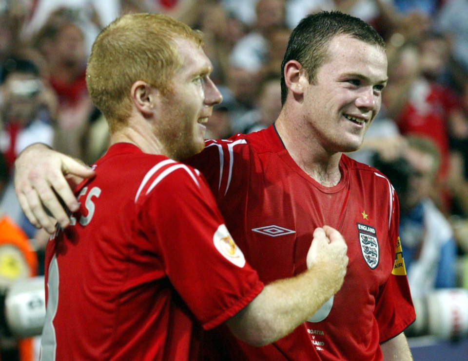 Paul Scholes and Wayne Rooney are both among Mainoo's favourite players