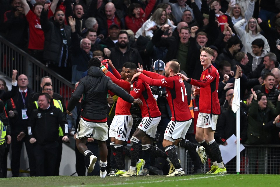 Manchester United booked their semi-final spot with a win over Livepool