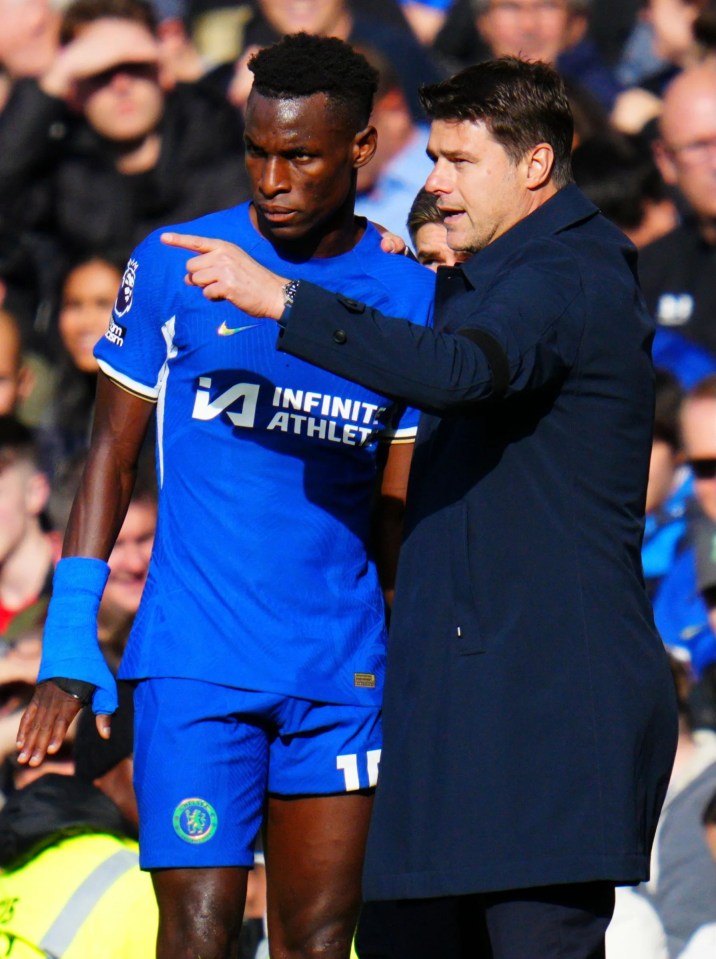 Jackson with Chelsea manager Mauricio Pochettino