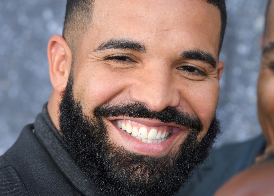 Mo and his friend thought Drake had something on his tooth  - not realising it was a diamond