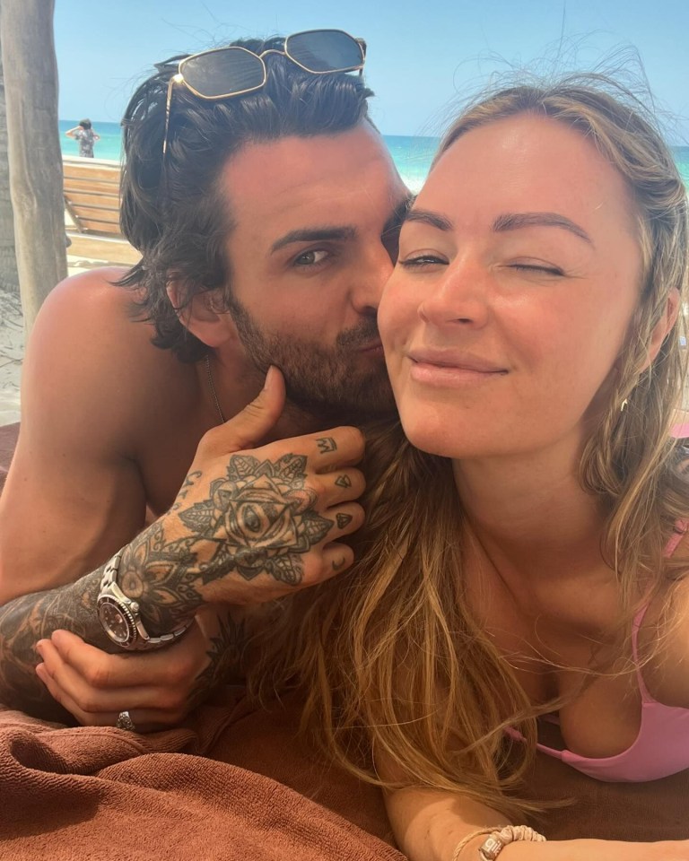 Laura and Adam are enjoying a trip to Mexico