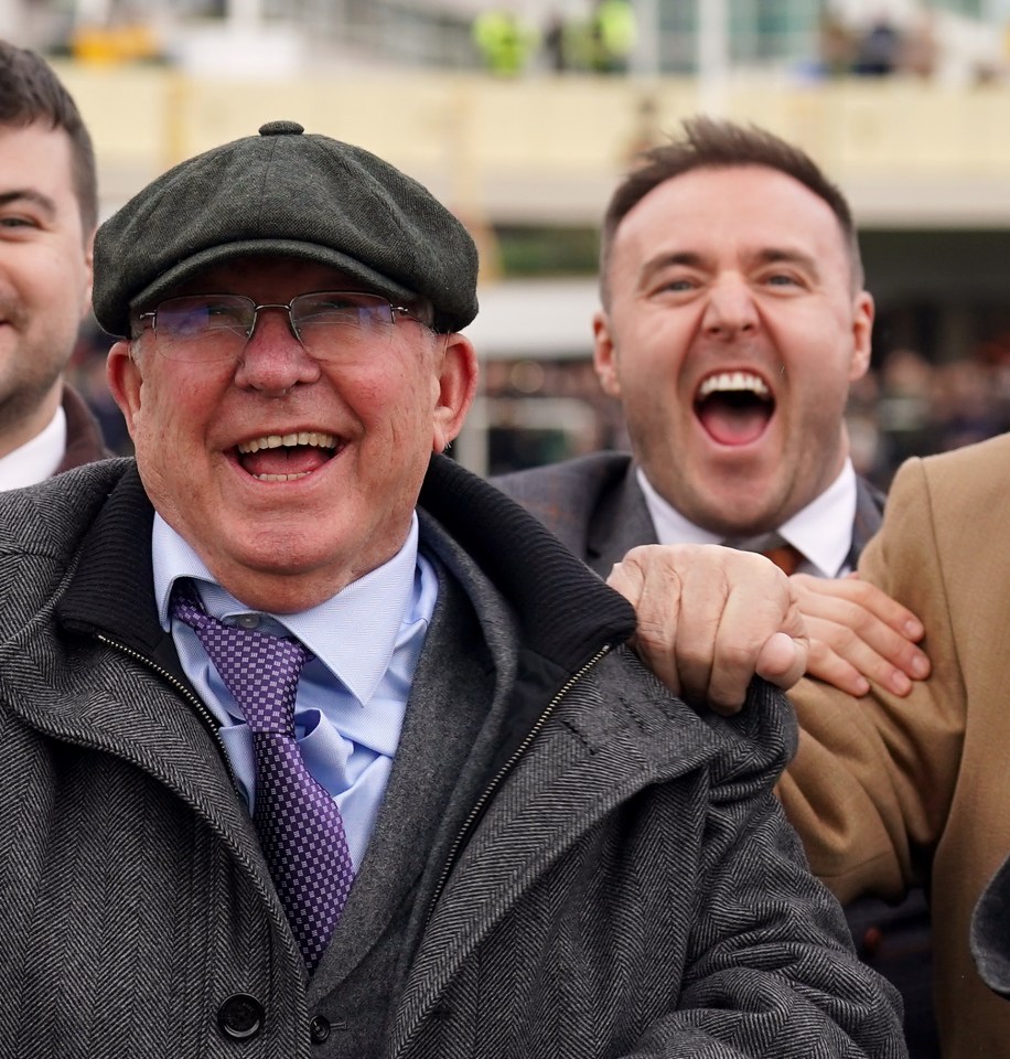 Sir Alex Ferguson celebrated his double Cheltenham win alongside Coronation Street star Alan Halsall