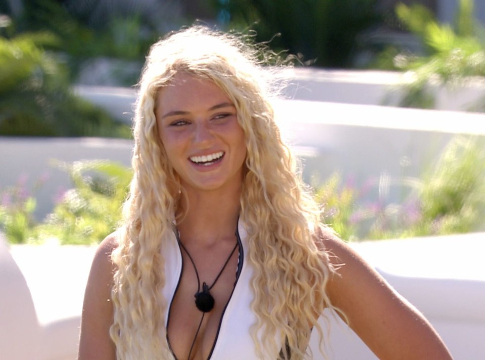 Editorial Use Only. No Merchandising. No Commercial Use. Mandatory Credit: Photo by ITV/REX (10266915ab) Lucie Donlan ‘Love Island’ TV Show, Series 5, Episode 1, Majorca, Spain – 03 Jun 2019 The Islanders Arrive and Couple Up Sherif Makes a Confession Lucie Proves Popular with the Boys A Meeting of Minds Between Two Islanders The Islanders […]