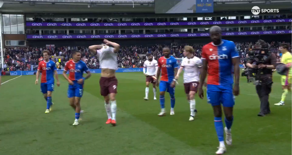 Munoz asked Erling Haaland to swap shirts with him at half time